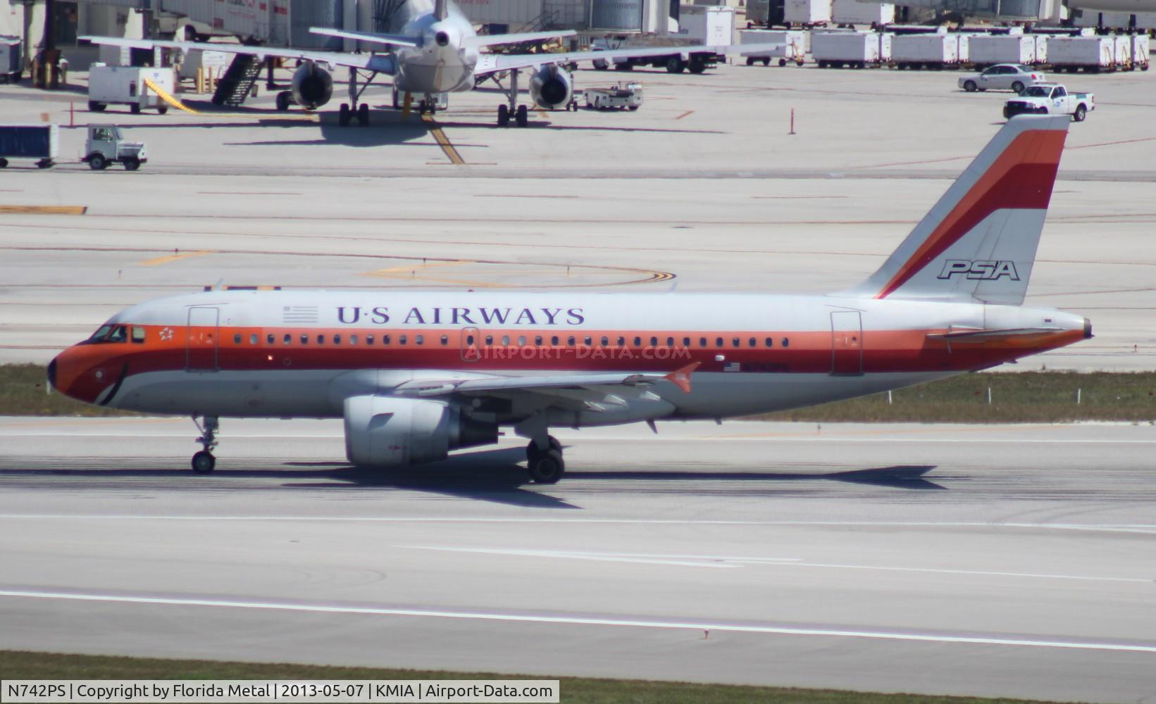 N742PS, 2000 Airbus A319-112 C/N 1275, MIA spotting 2013