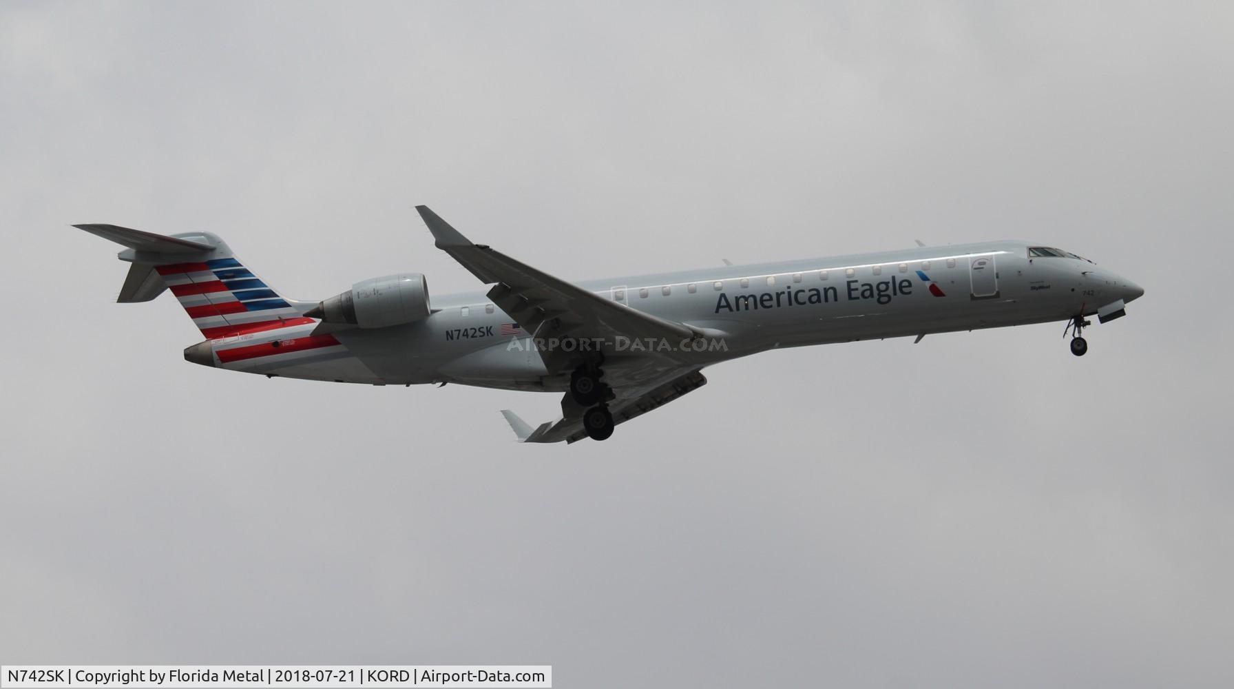 N742SK, 2005 Bombardier CRJ-701 (CL-600-2C10) Regional Jet C/N 10197, ORD spotting 2018