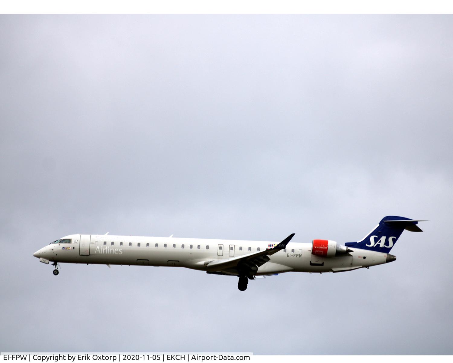 EI-FPW, 2018 Bombardier CRJ-900 (CL-600-2D24) C/N 15443, EI-FPW landing rw 22L