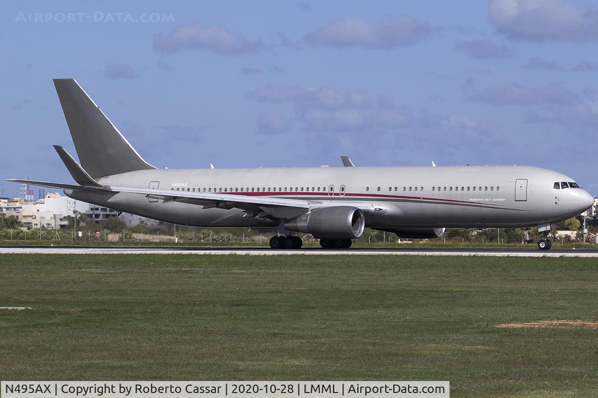 N495AX, 1997 Boeing 767-316/ER C/N 27613, Runway 31 backtrack
