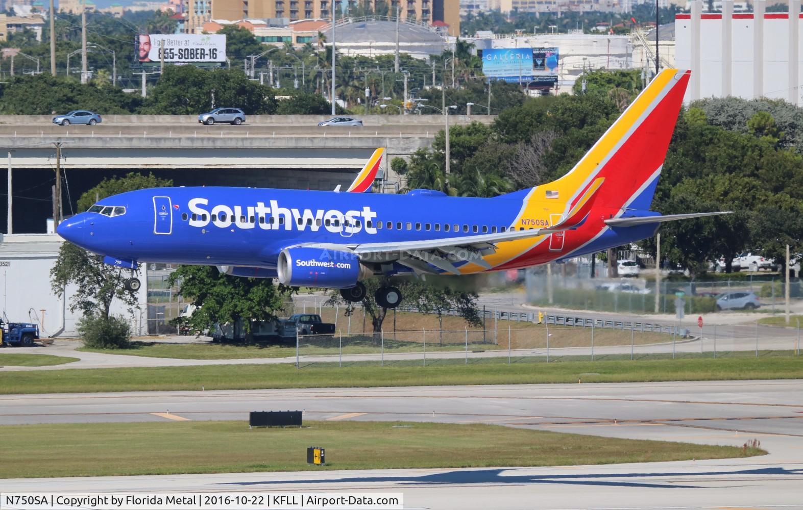 N750SA, 1999 Boeing 737-7H4 C/N 29802, FLL spotting 2016