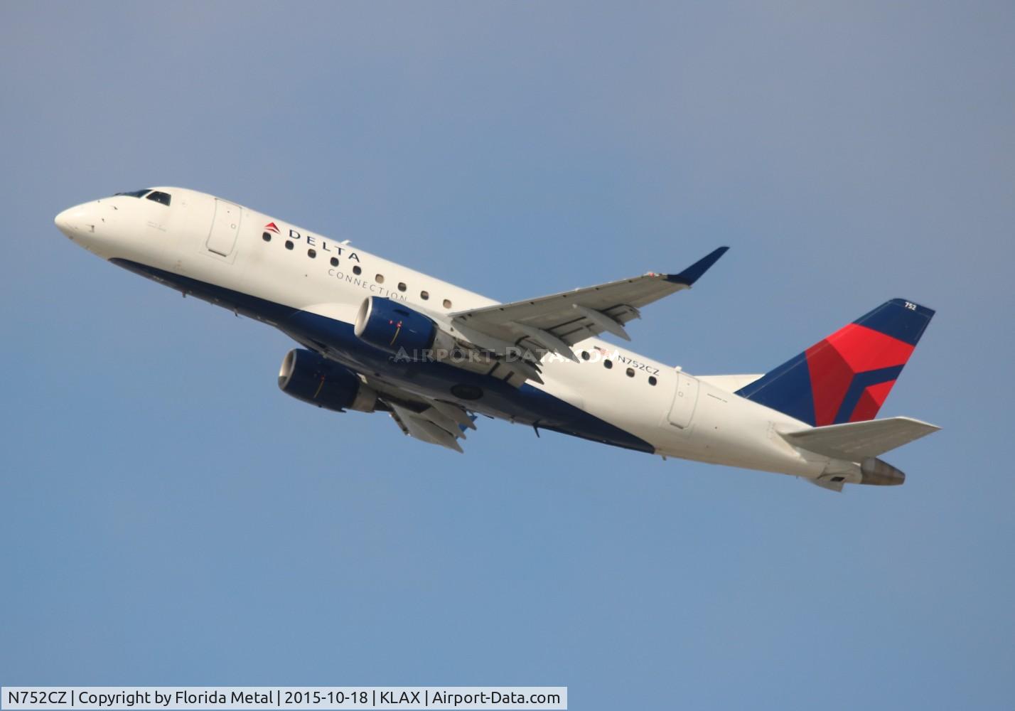 N752CZ, 2008 Embraer 170LR (ERJ-170-100LR) C/N 17000255, LAX spotting 2015