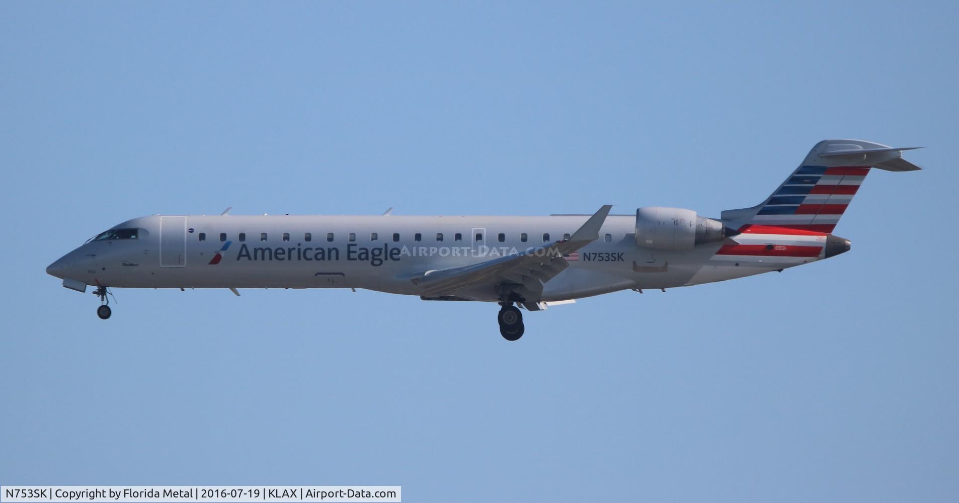N753SK, 2005 Bombardier CRJ-701ER (CL-600-2C10) Regional Jet C/N 10214, LAX spotting 2016