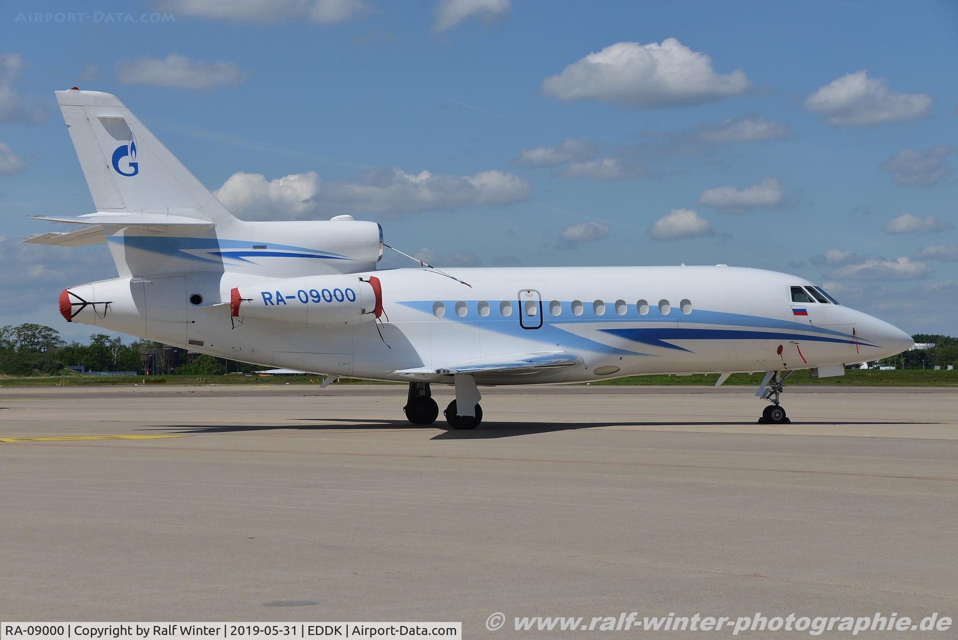 RA-09000, 1992 Dassault Falcon 900B C/N 118, Dassault Aviation Falcon 900B - 4G GZP Gazpromavia - 118 - RA-09000 - 31.05.2019 - CGN