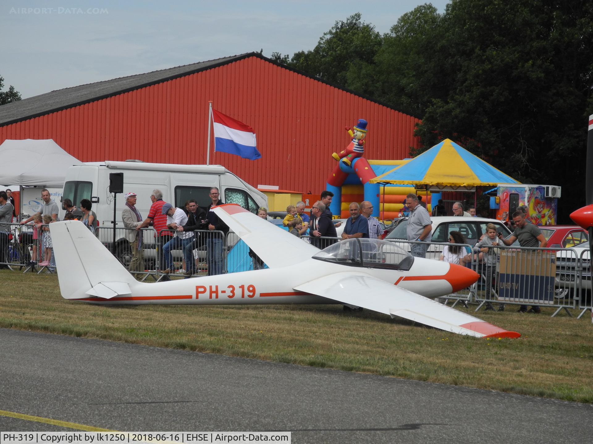 PH-319, Vtb Teuge Sagitta 013 C/N 013, At the Seppe Classic Cars and Aeroplanes in June 2018