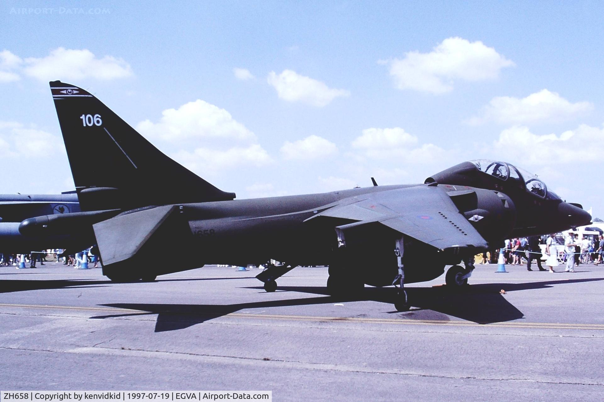 ZH658, 1994 British Aerospace Harrier T.10 C/N TX006, At the 1997 Royal International Air Tattoo.
