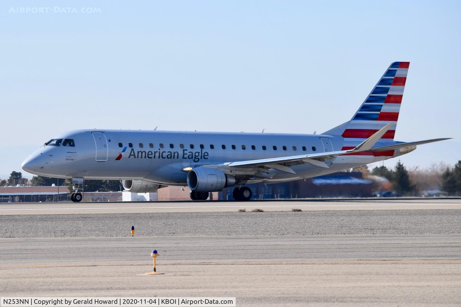 N253NN, 2017 Embraer 175LR (ERJ-170-200LR) C/N 17000649, Take off run.