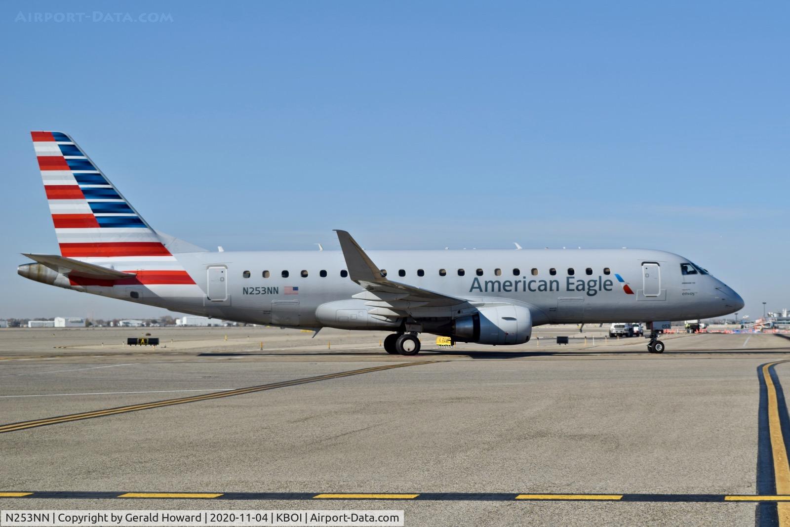N253NN, 2017 Embraer 175LR (ERJ-170-200LR) C/N 17000649, Taxi to the gate.