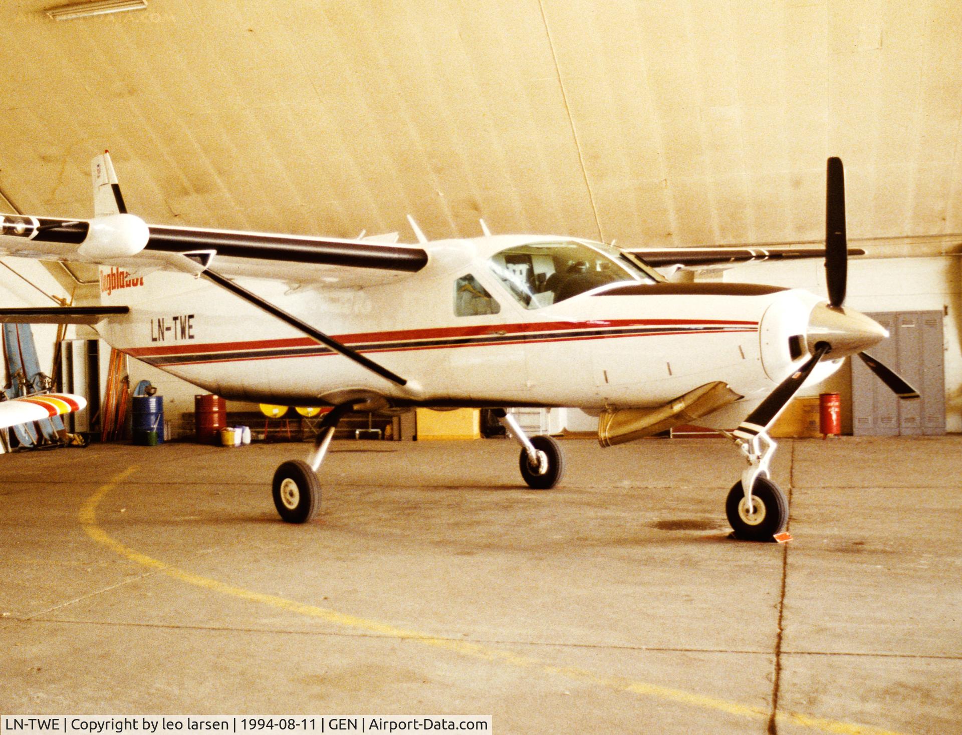 LN-TWE, 1994 Cessna 208B Grand Caravan C/N 208B-0390, Gardermoen Oslo 11.8.1994