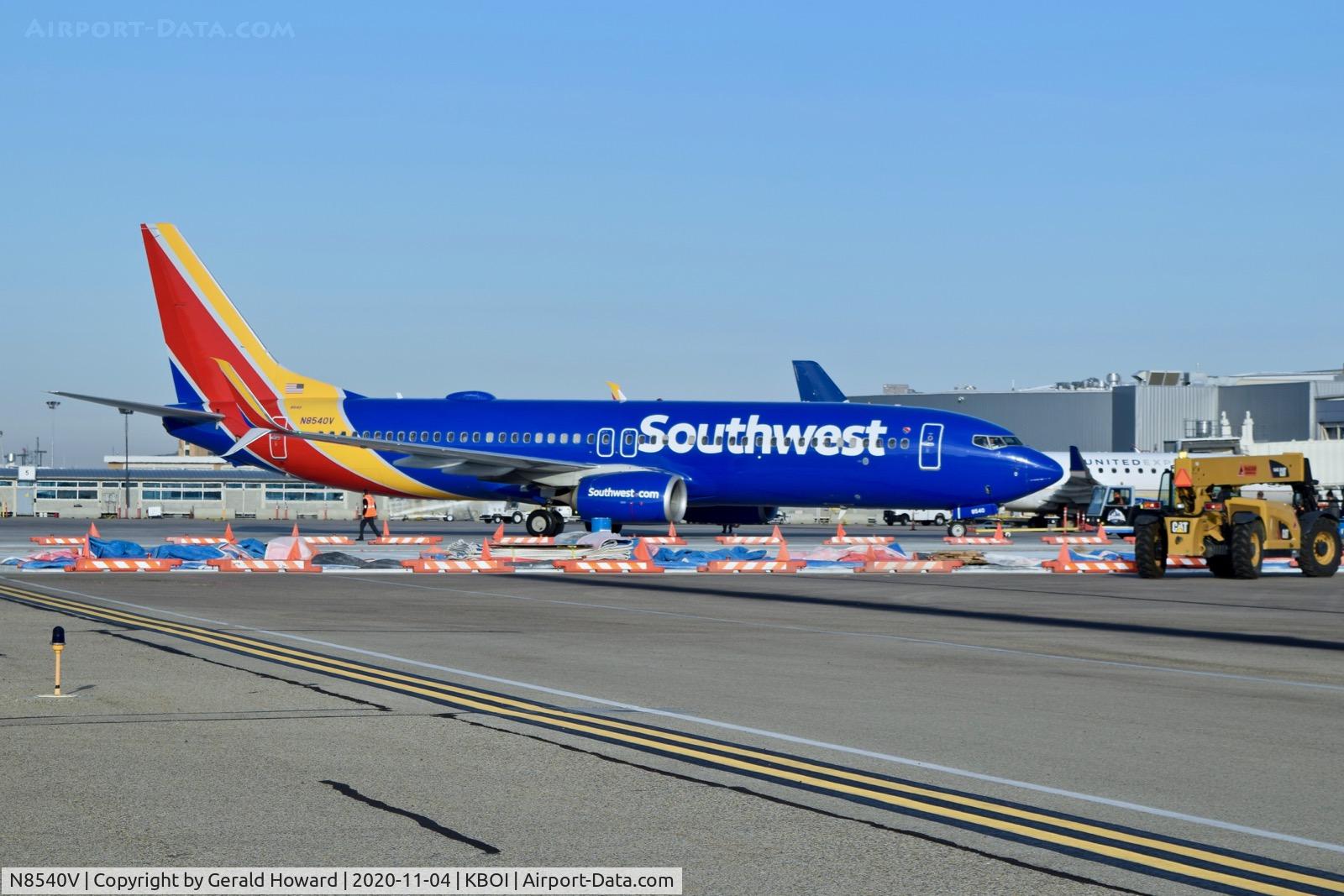 N8540V, 2017 Boeing 737-800 C/N 63598, Push back from the gate.
