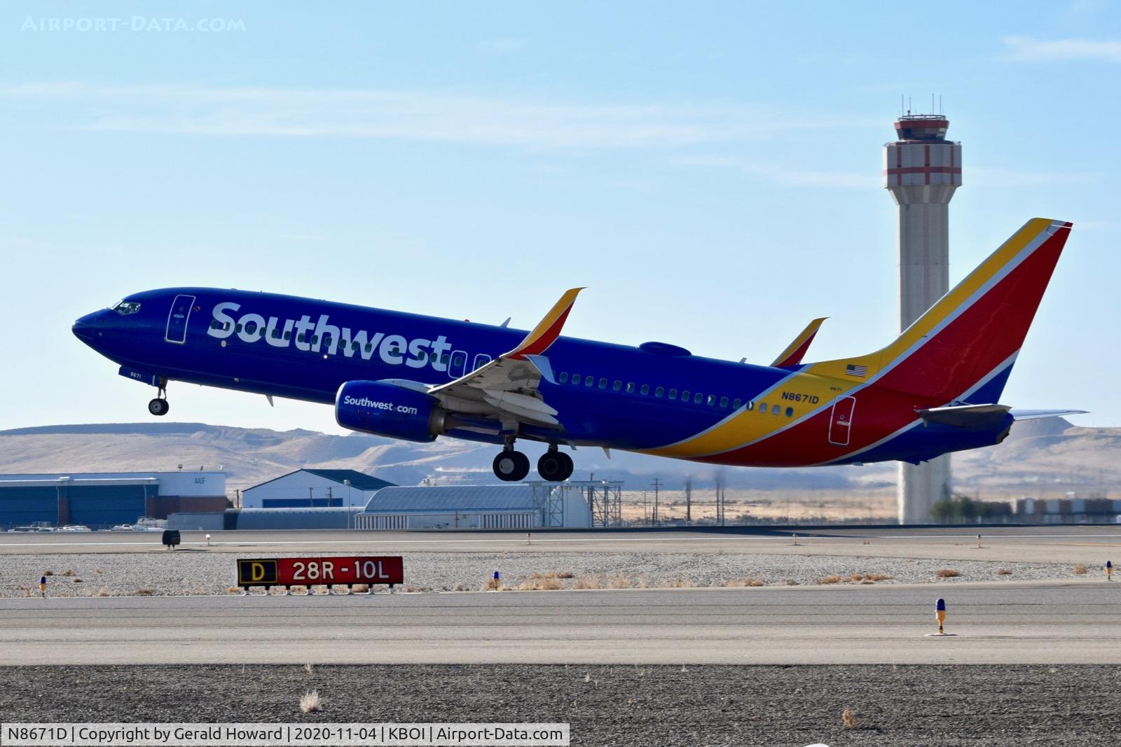 N8671D, 2015 Boeing 737-8H4 C/N 36715, Take off from 10L.
