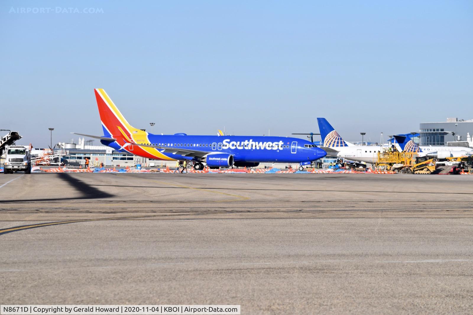 N8671D, 2015 Boeing 737-8H4 C/N 36715, Push back from the gate.