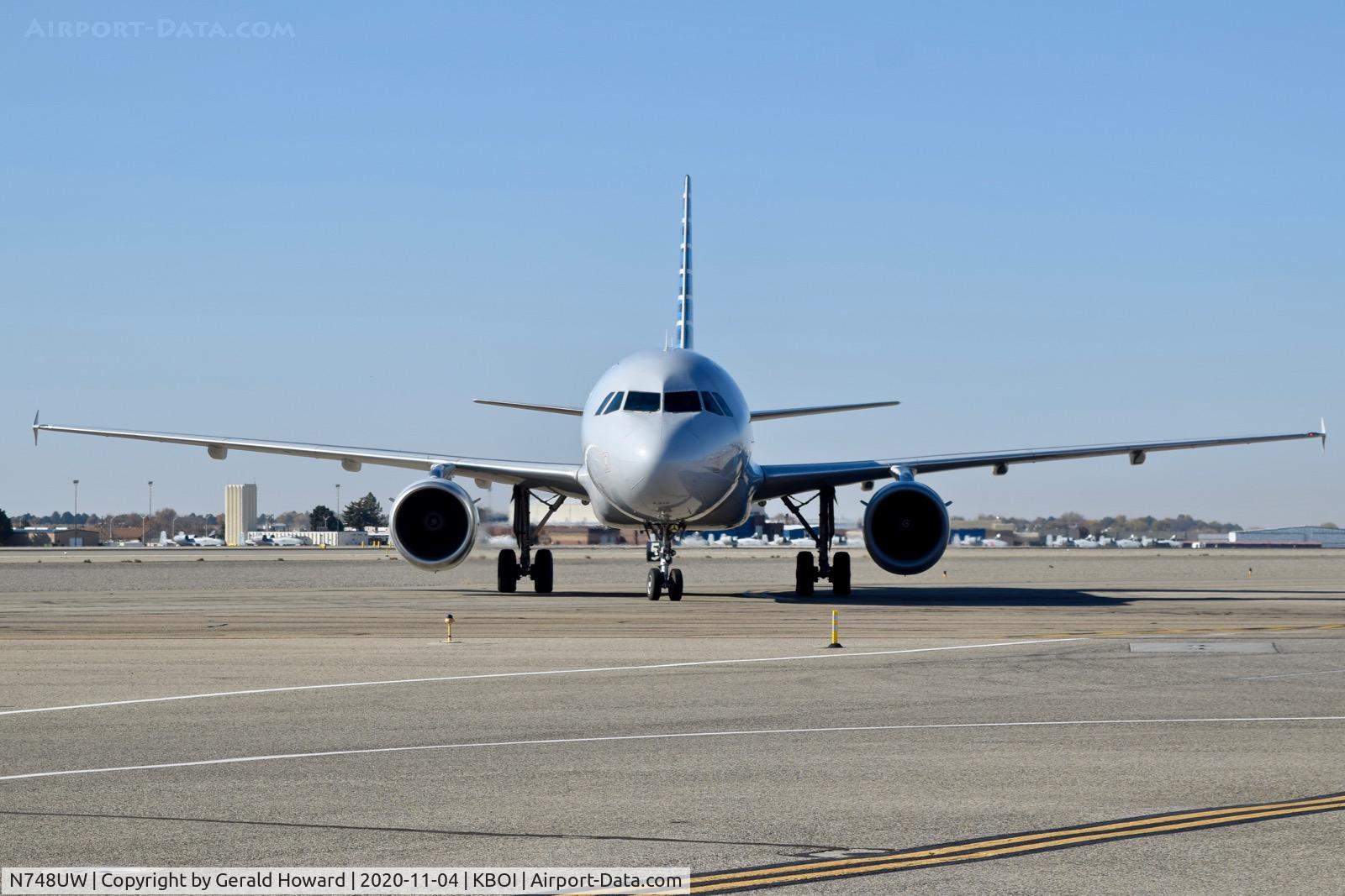N748UW, 2000 Airbus A319-112 C/N 1311, Turning off of Alpha.