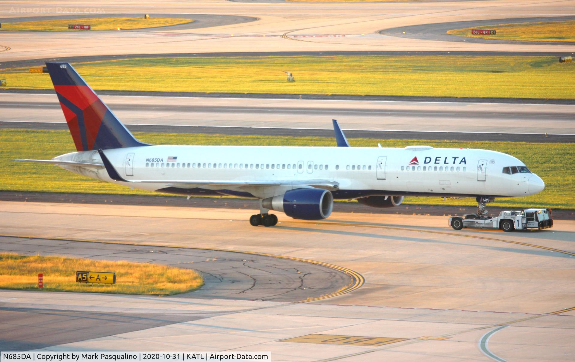 N685DA, 1995 Boeing 757-232 C/N 27588, Boeing 757-232