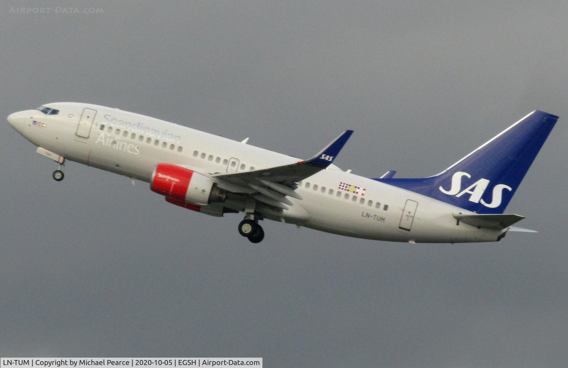LN-TUM, 2002 Boeing 737-705 C/N 29098, 