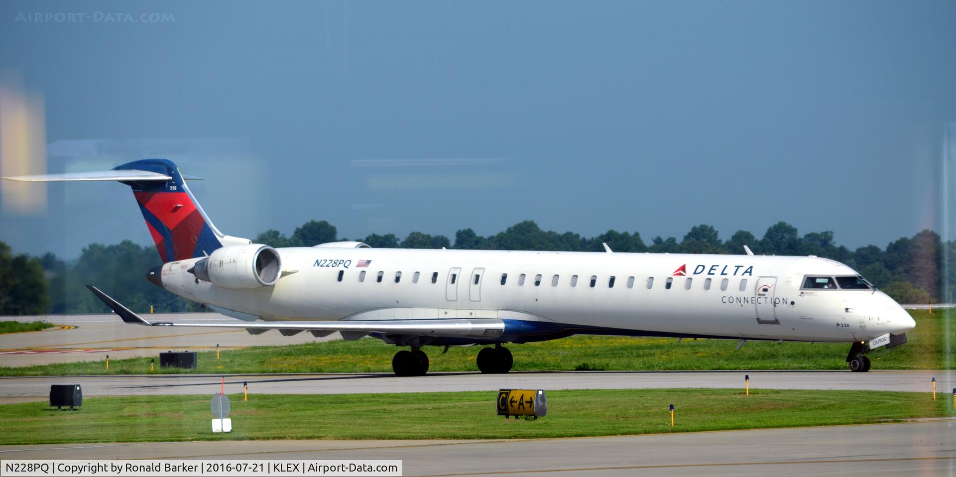 N228PQ, 2009 Bombardier CRJ-900ER (CL-600-2D24) C/N 15228, Taxi Lexington