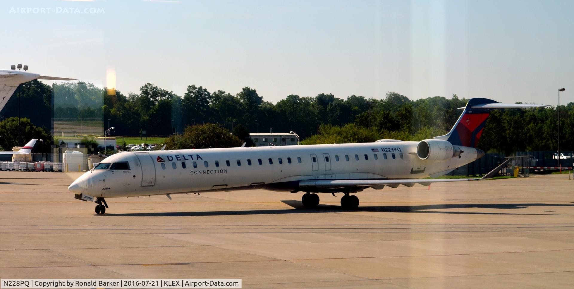 N228PQ, 2009 Bombardier CRJ-900ER (CL-600-2D24) C/N 15228, Taxi Lexington