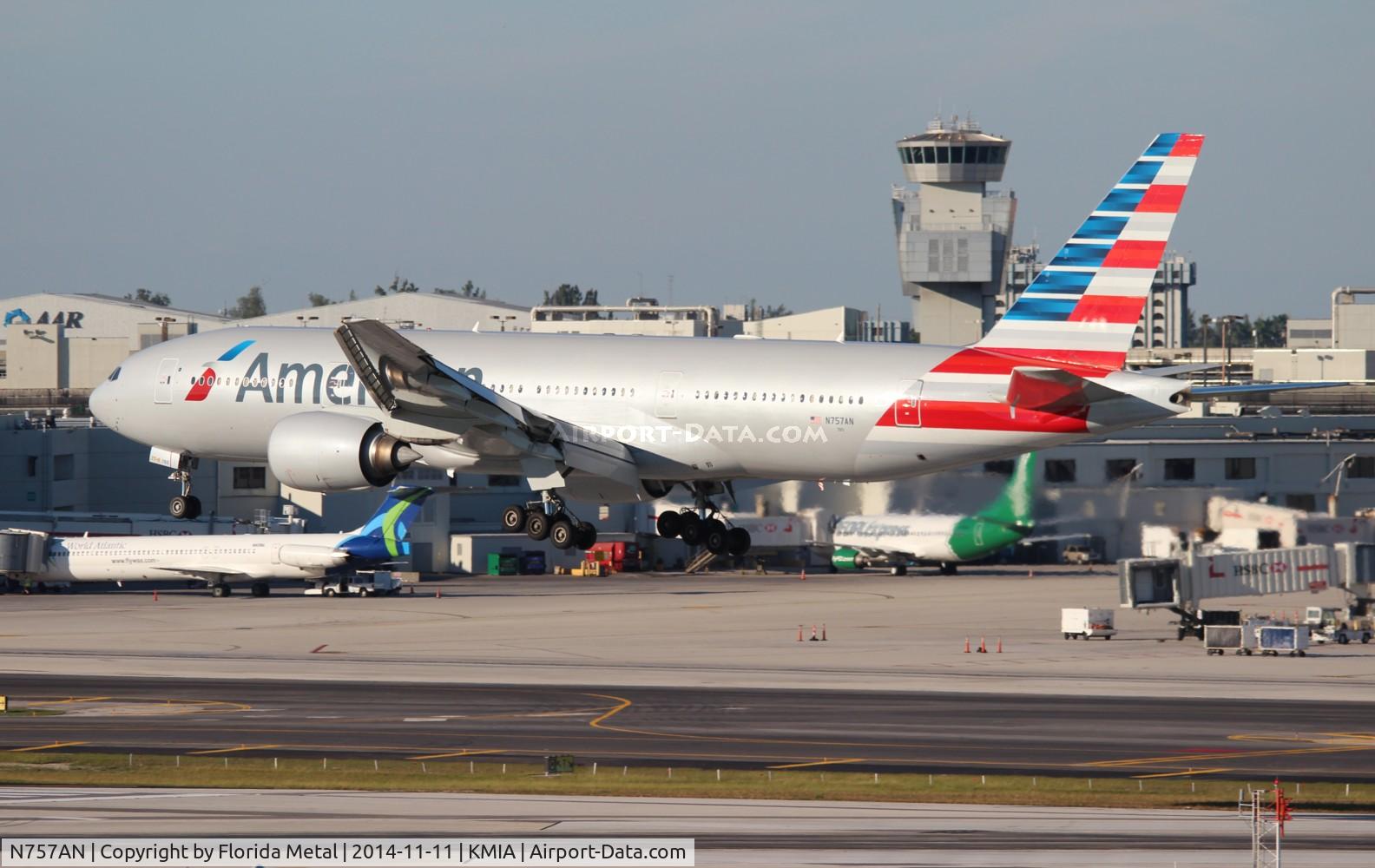 N757AN, 2001 Boeing 777-223 C/N 32636, MIA spotting 2014