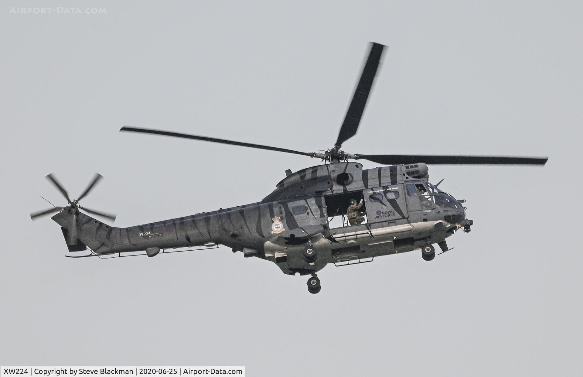 XW224, 1972 Westland Puma HC.2 C/N 1166, Over Napton, Warwickshire, UK