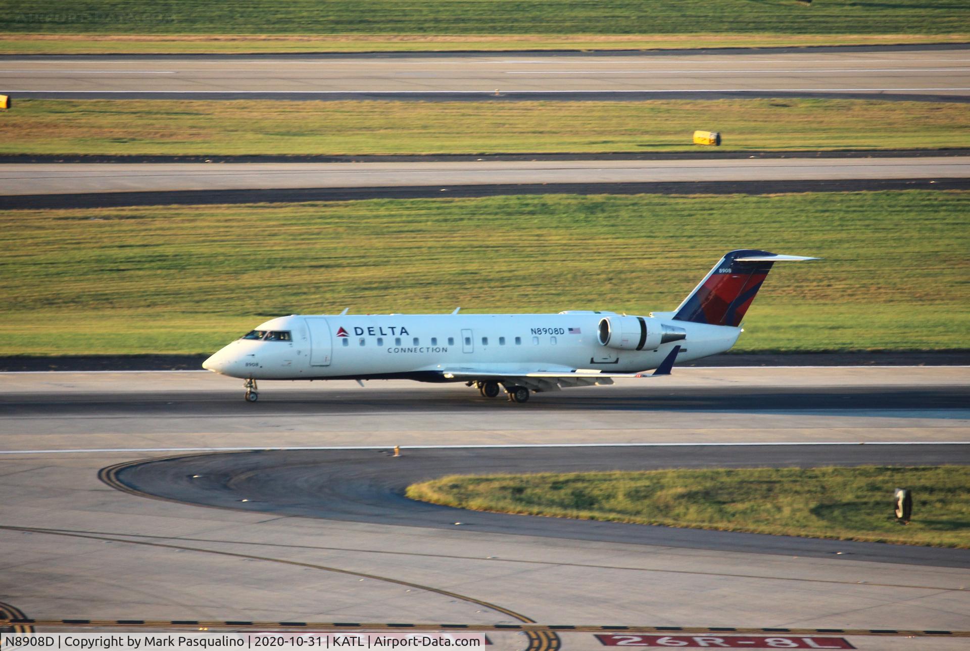 N8908D, 2004 Bombardier CRJ-200 (CL-600-2B19) C/N 7908, CL-600-2B19
