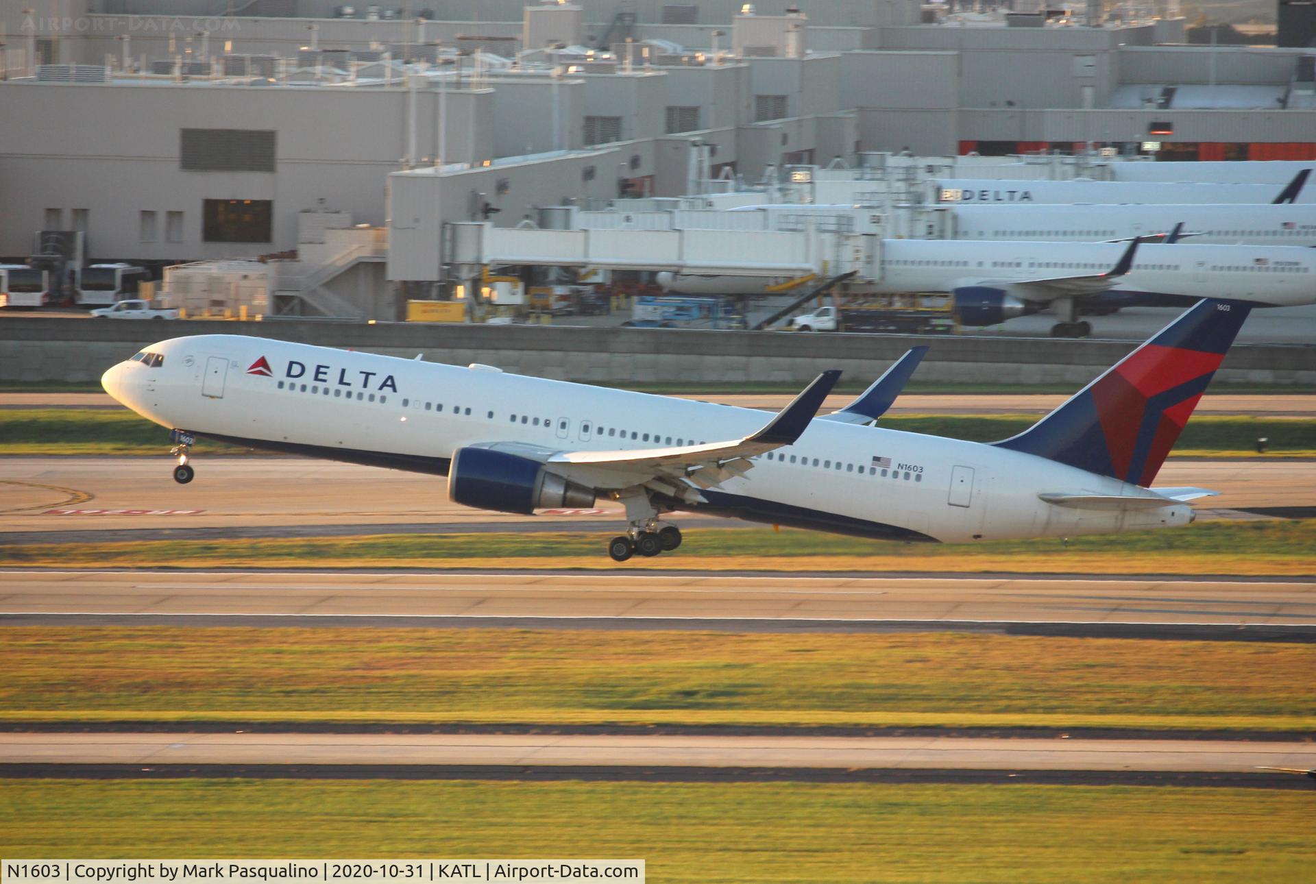 N1603, 1999 Boeing 767-332 C/N 29695, Boeing 767-322