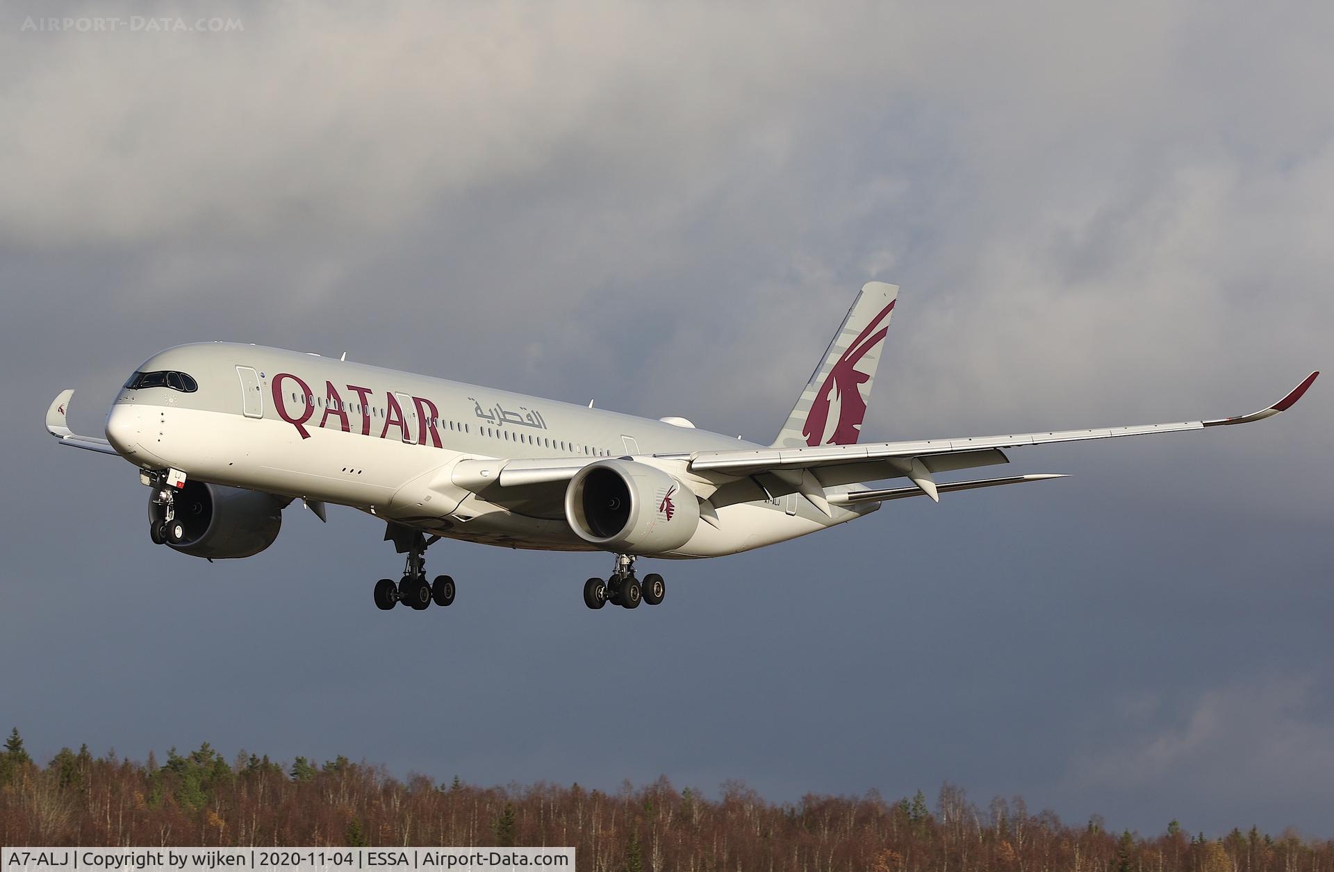 A7-ALJ, 2015 Airbus A350-941 C/N 025, RWY 26