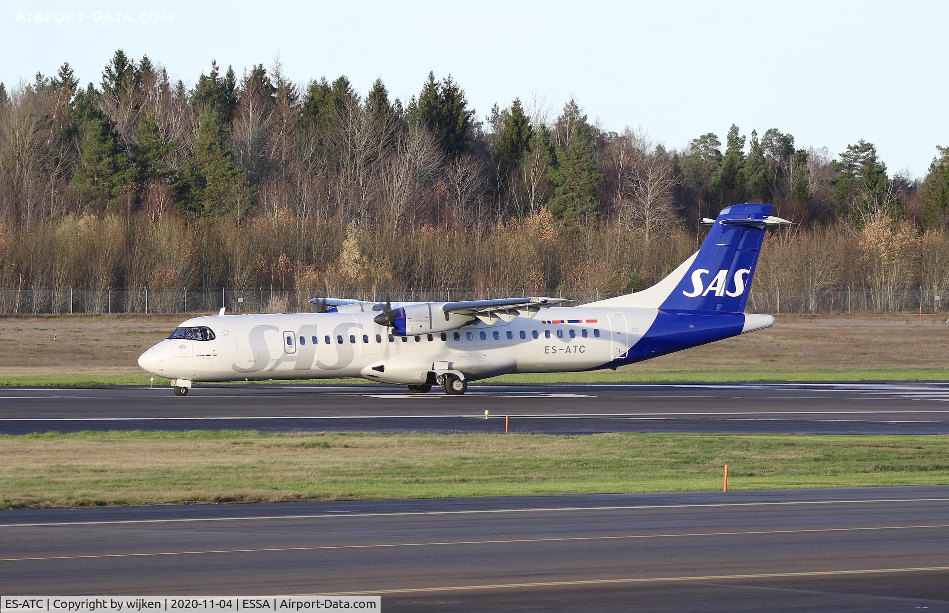 ES-ATC, 2014 ATR 72-212A C/N 1164, RWY 26