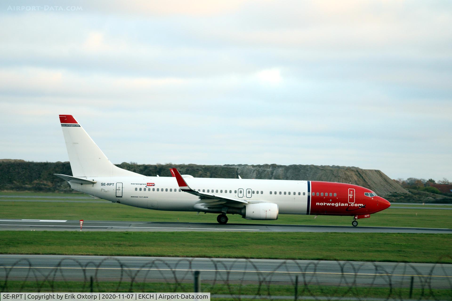 SE-RPT, 2015 Boeing 737-8JP C/N 42070, SE-RPT taking off rw 22R