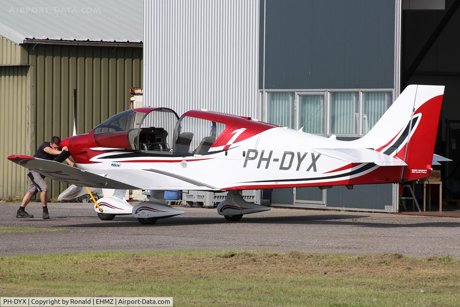 PH-DYX, Robin DR-400-140B Dauphin Major C/N 2674, at ehmz