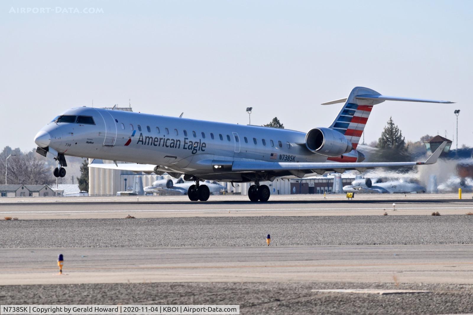 N738SK, 2005 Bombardier CRJ-700 (CL-600-2C10) Regional Jet C/N 10195, Take off on 10L.