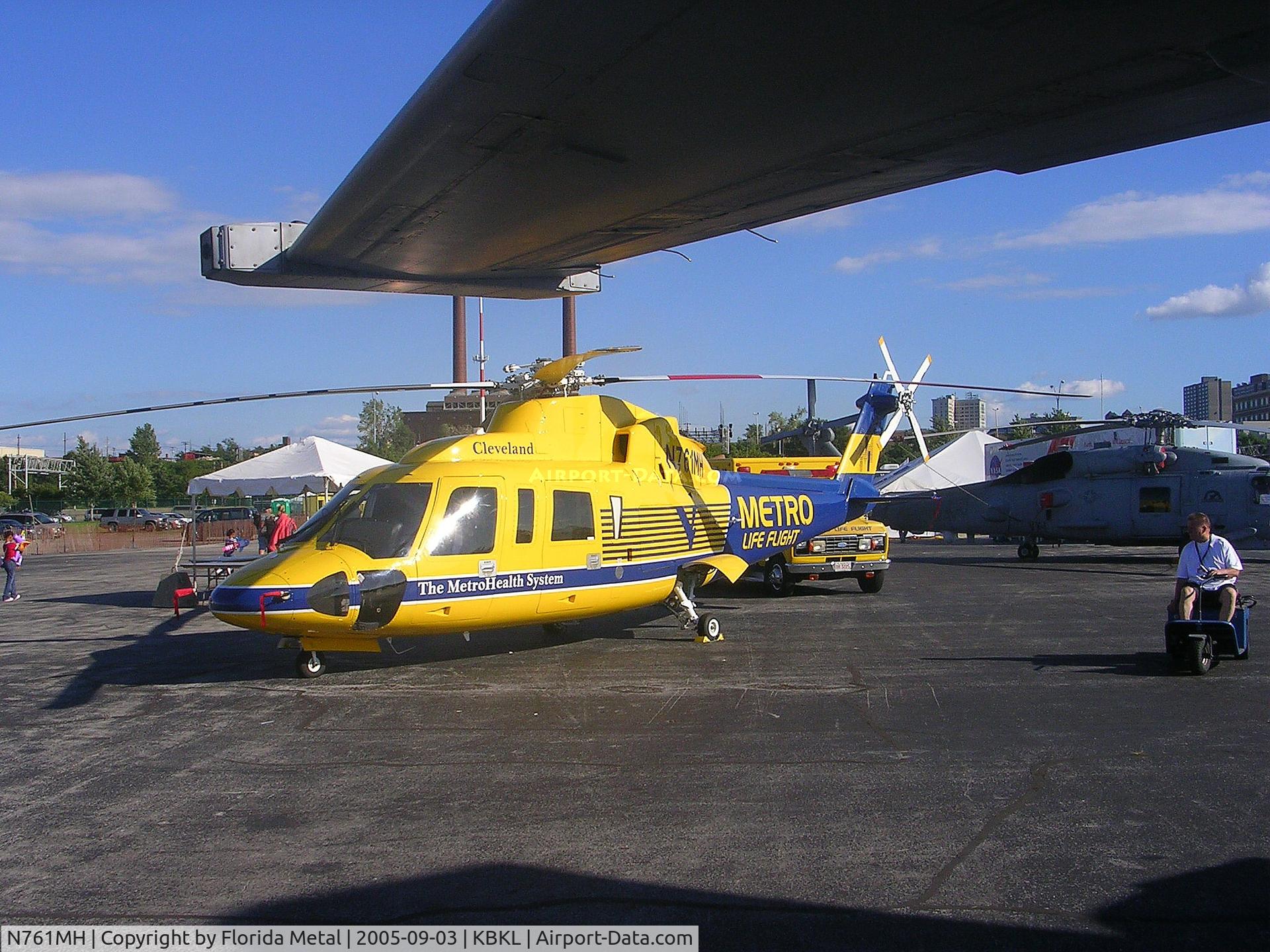 N761MH, 1981 Sikorsky S-76A C/N 760232, Cleveland Airshow 2005