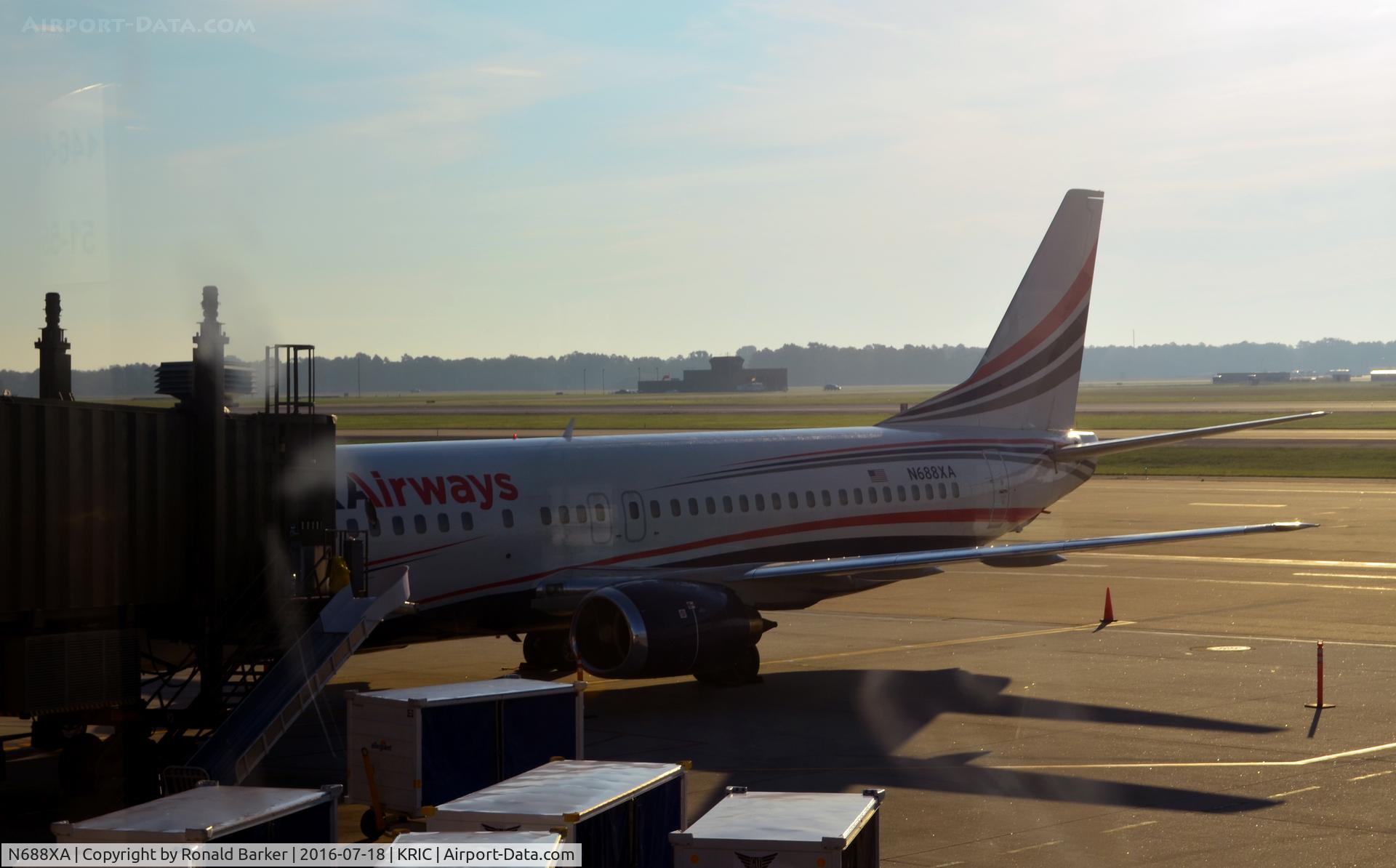 N688XA, 1990 Boeing 737-4Y0 C/N 24688, At the gate Richmond