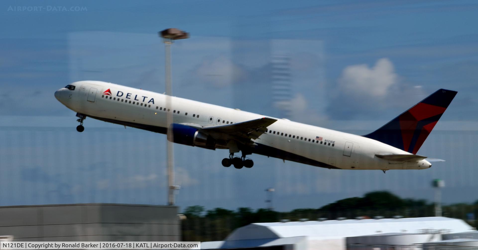 N121DE, 1987 Boeing 767-332 C/N 23435, Takeoff Atlanta