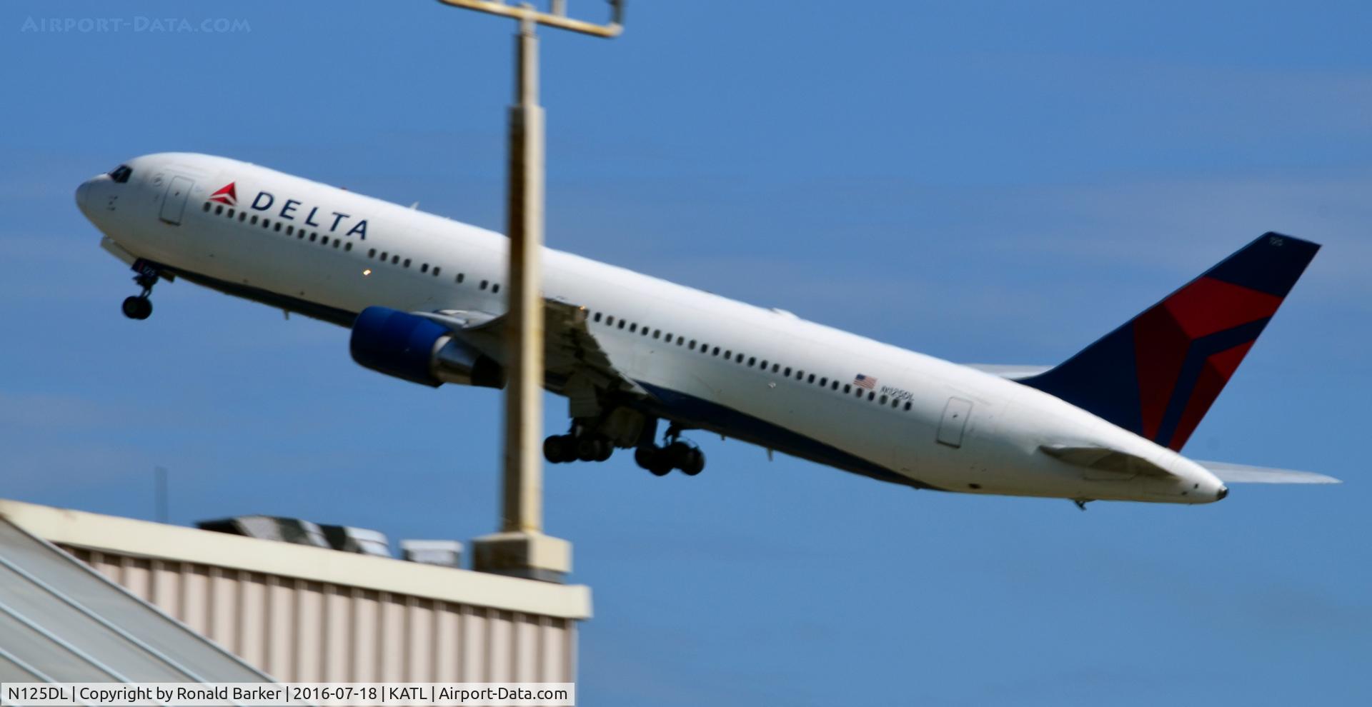 N125DL, 1988 Boeing 767-332 C/N 24075, Takeoff Atlanta