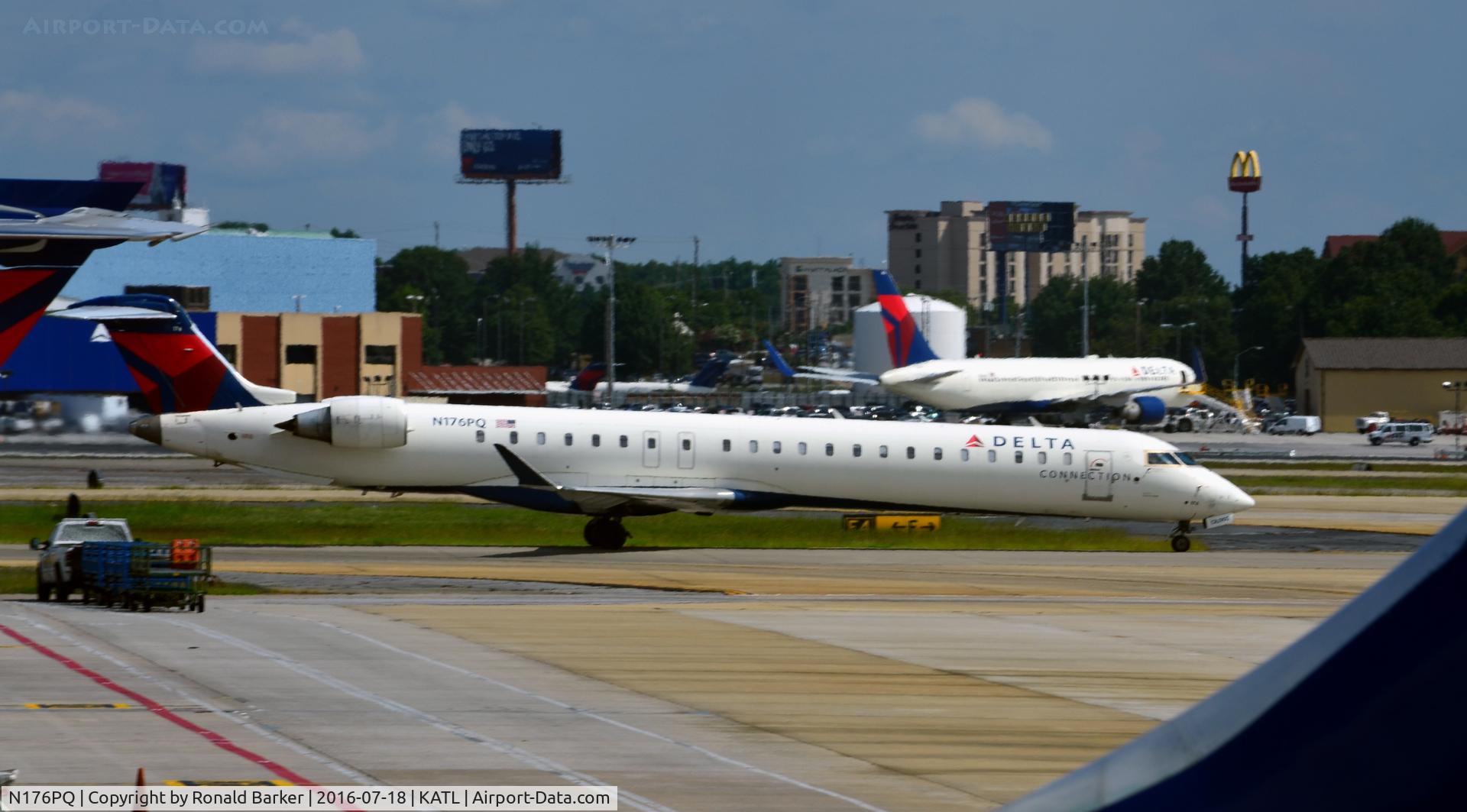 N176PQ, 2008 Bombardier CRJ-900ER (CL-600-2D24) C/N 15176, Taxi Atlanta