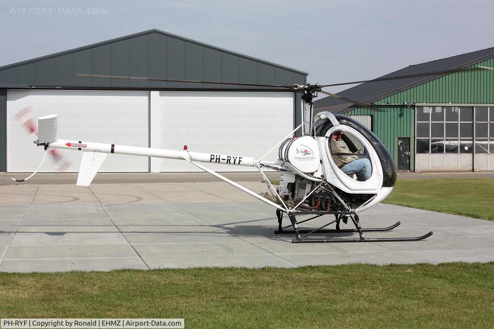 PH-RYF, Hughes 269C C/N 1050444, at ehmz