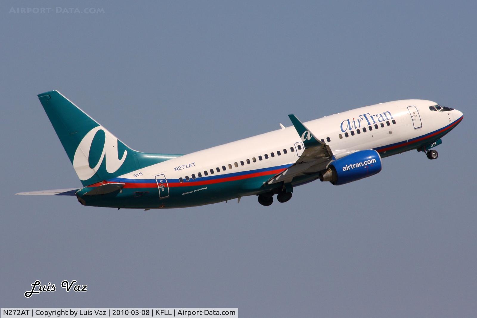 N272AT, 2005 Boeing 737-7BD C/N 33921, my 1st time in FLL