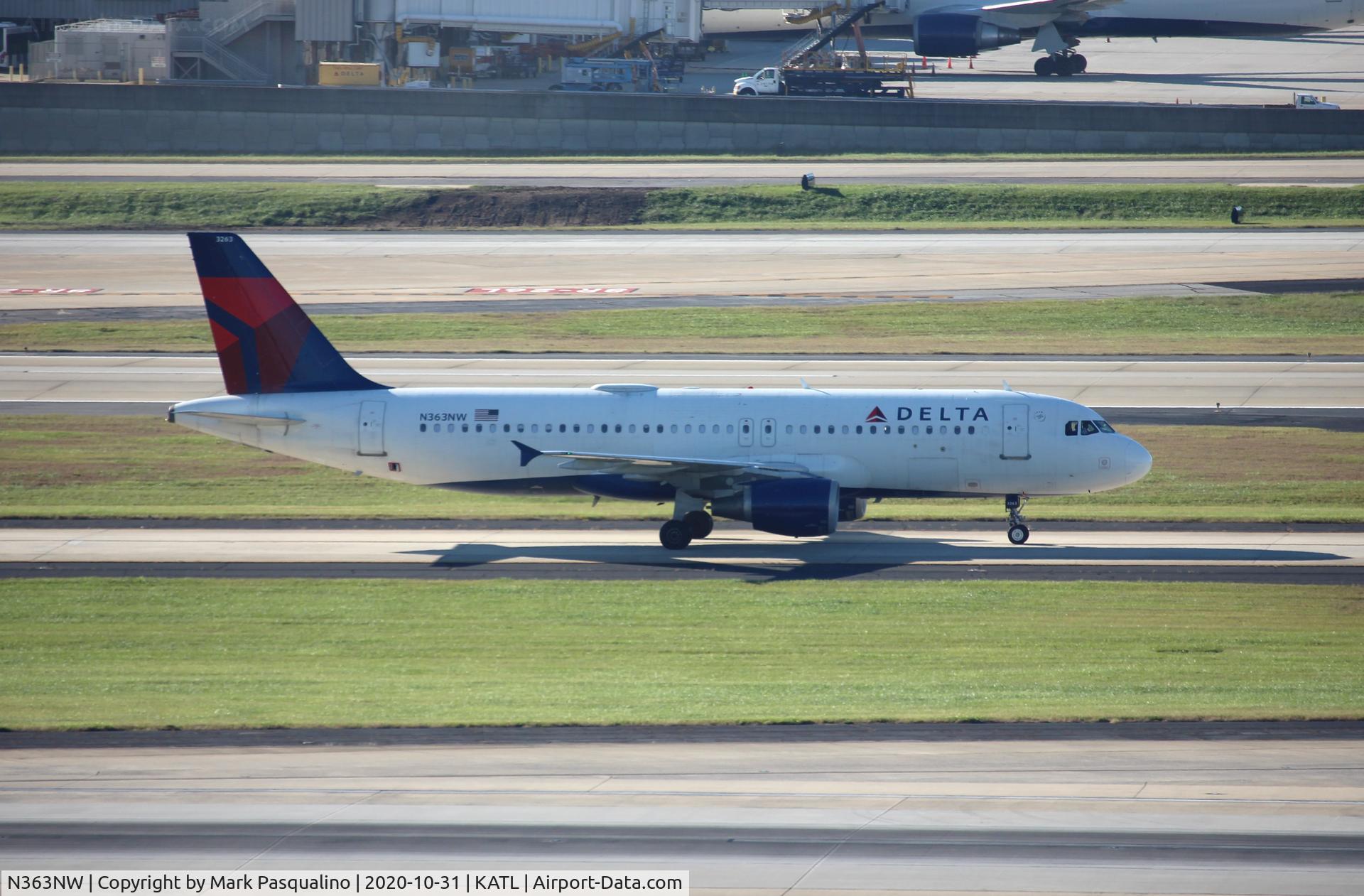 N363NW, 1998 Airbus A320-212 C/N 0923, Airbus A320-212