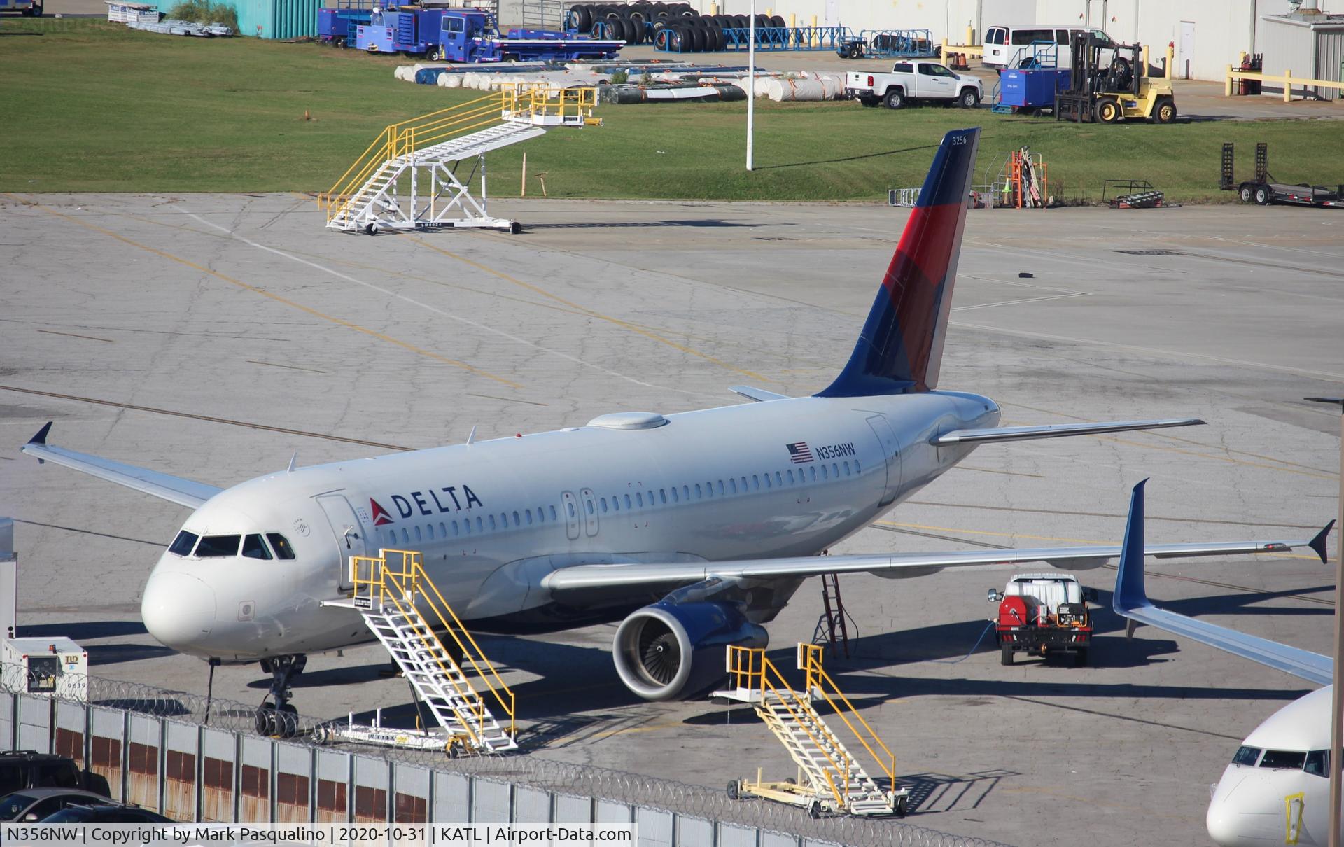 N356NW, 1998 Airbus A320-212 C/N 818, Airbus A320-212