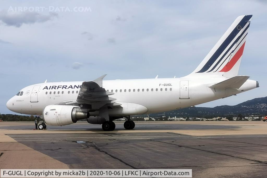 F-GUGL, 2006 Airbus A318-111 C/N 2686, Parked