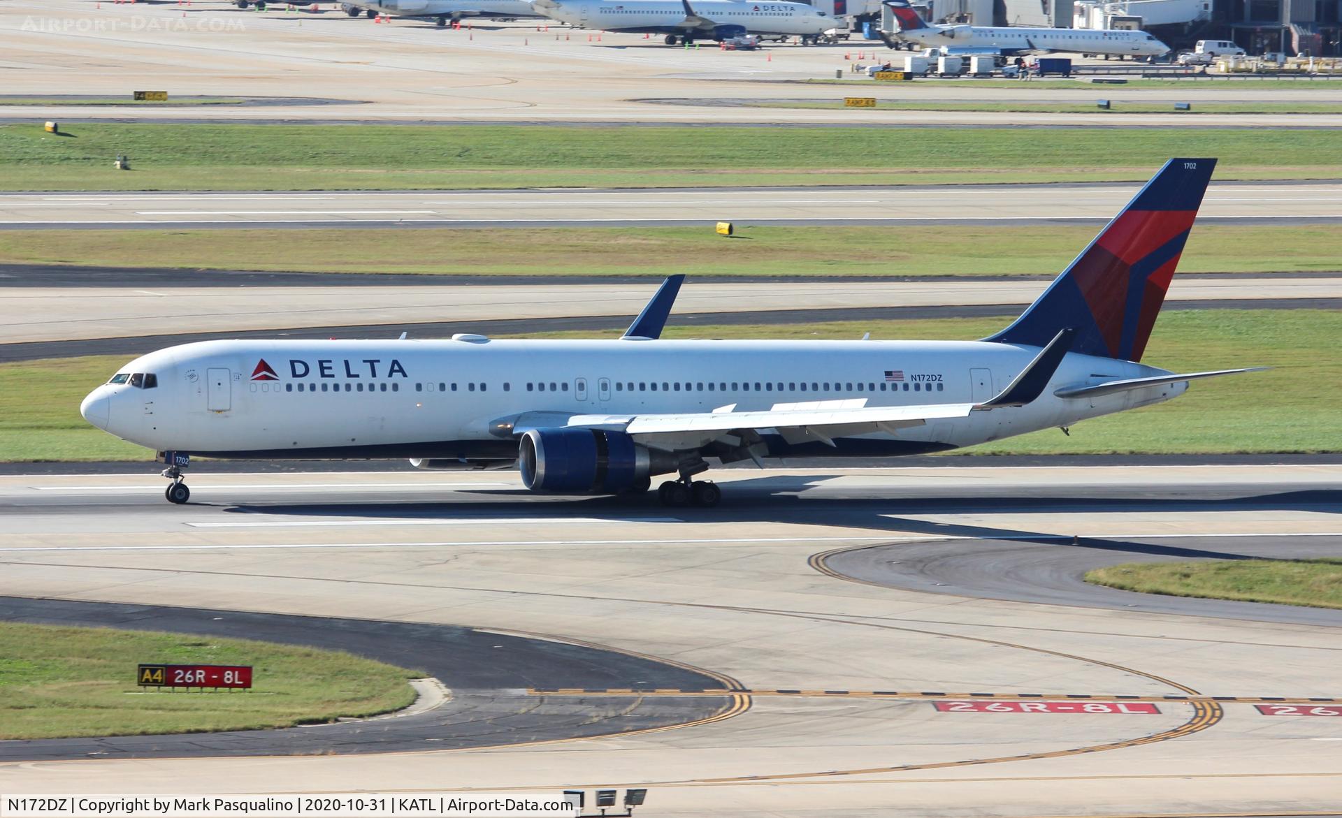 N172DZ, 1998 Boeing 767-332 C/N 29691, Boeing 767-332