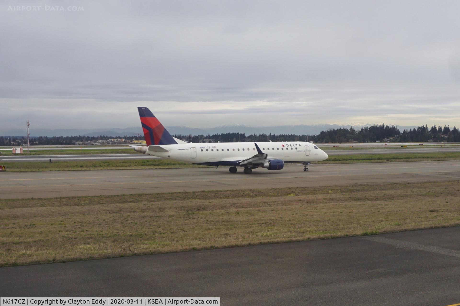 N617CZ, 2008 Embraer 175LR (ERJ-170-200LR) C/N 17000210, SEA 2016.
