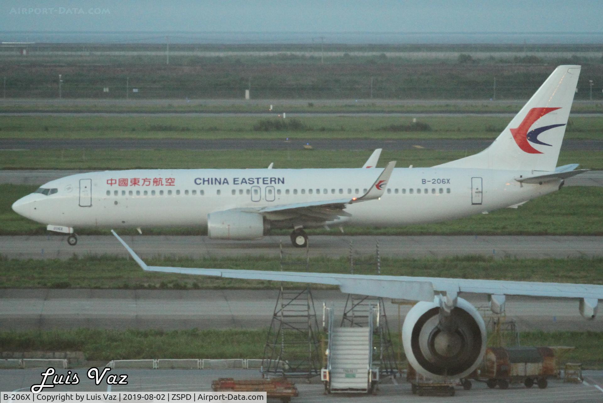 B-206X, 2018 Boeing 737-800 C/N 61692, China Eastern