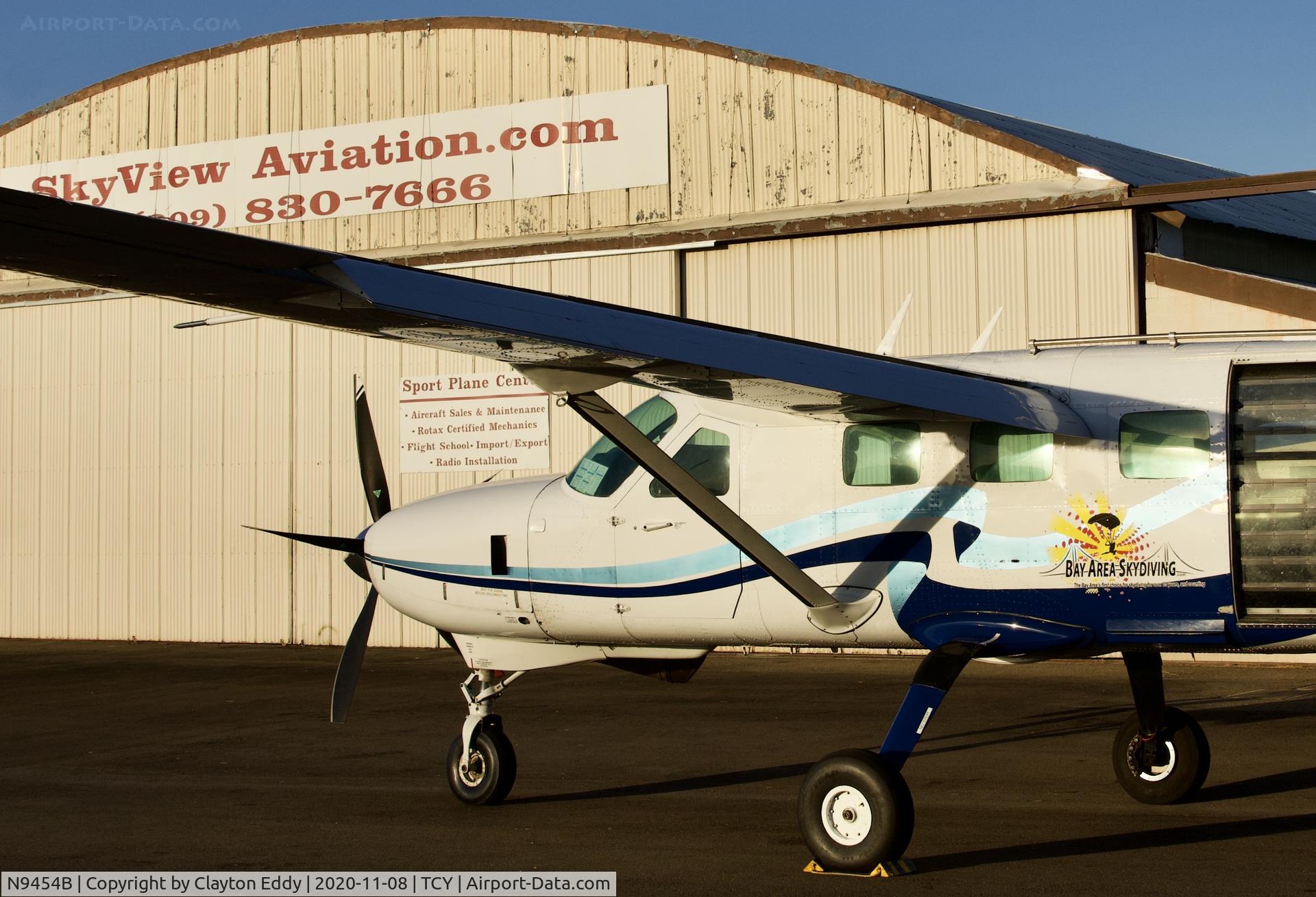 N9454B, 1988 Cessna 208B Grand Caravan C/N 208B0072, Tracy Airport California 2020.