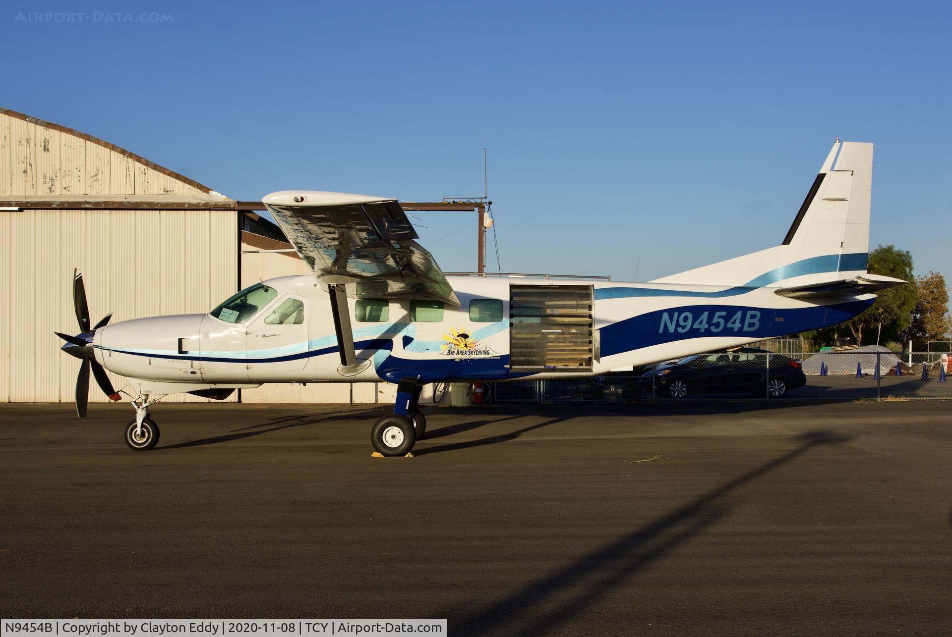 N9454B, 1988 Cessna 208B Grand Caravan C/N 208B0072, Tracy Airport California 2020.