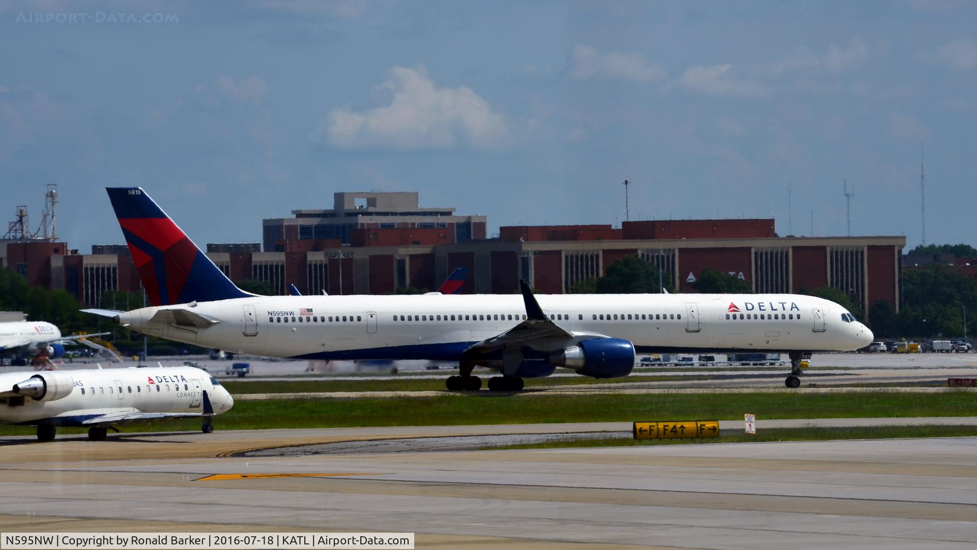 N595NW, 2003 Boeing 757-351 C/N 32995, Taxi Atlanta