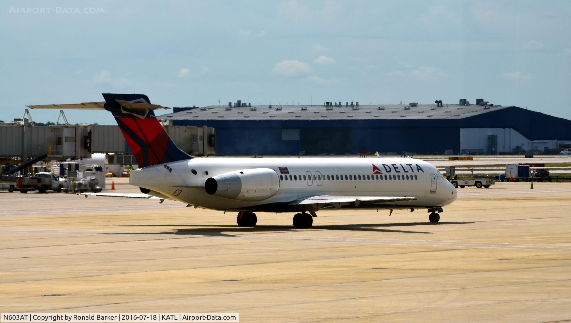 N603AT, 2001 Boeing 717-22A C/N 55127, Taxi Atlanta