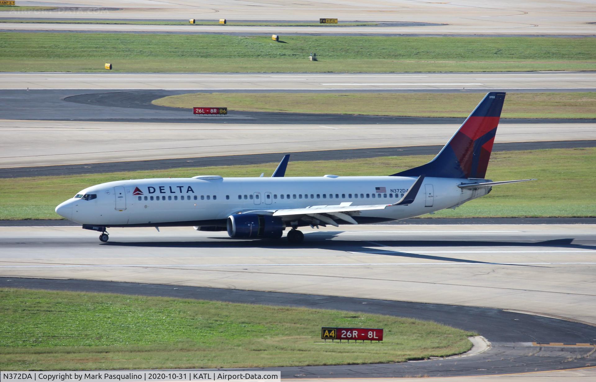 N372DA, 1998 Boeing 737-832 C/N 29620, Boeing 737-832