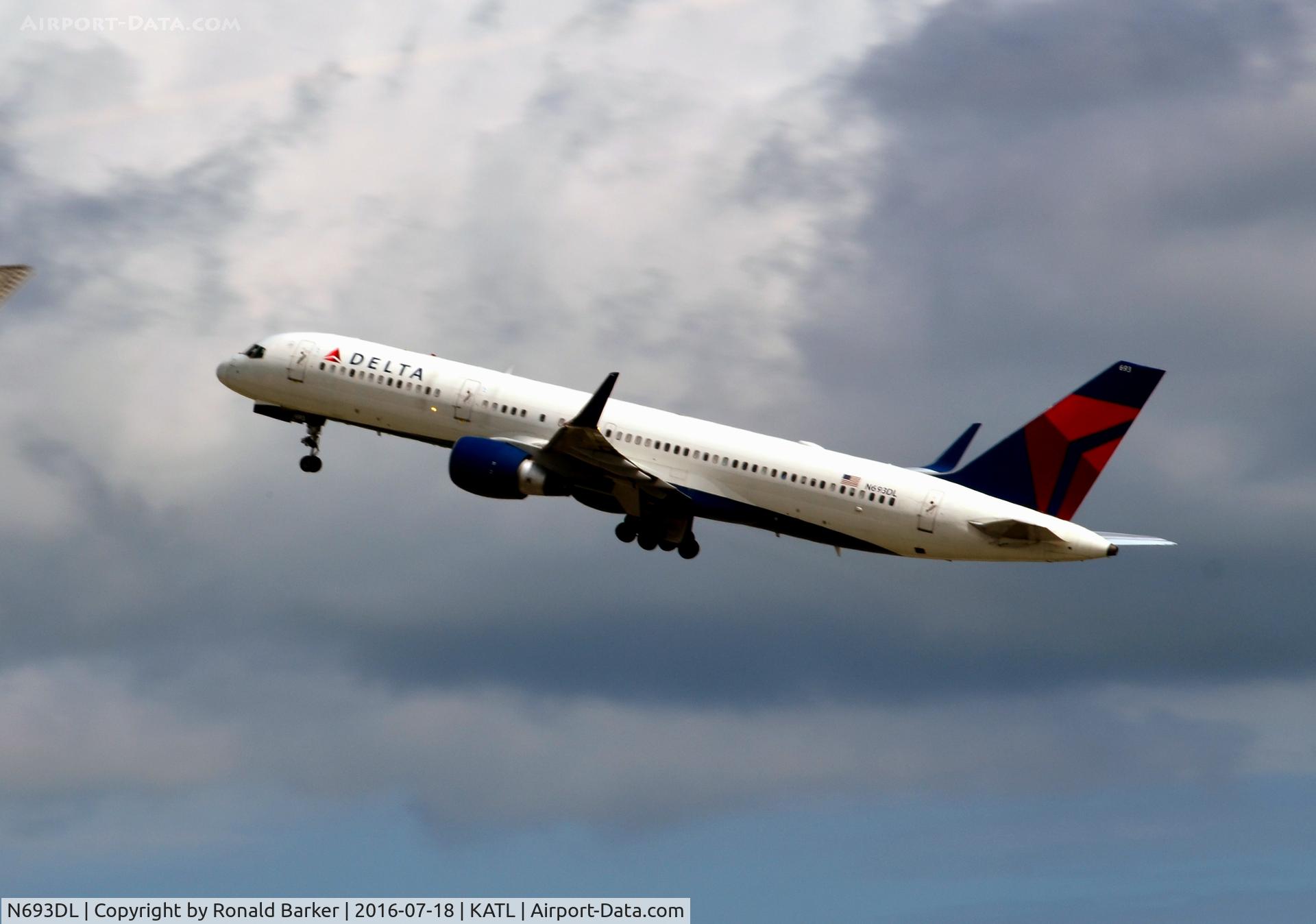 N693DL, 1998 Boeing 757-232 C/N 29725, Takeoff Atlanta