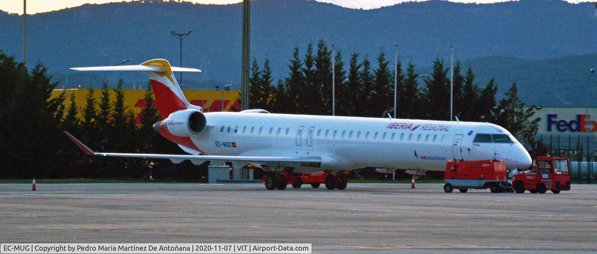 EC-MUG, 2018 Bombardier CRJ-1000 (CL-600-2E25) C/N 19061, Aeropuerto de Foronda - Vitoria-Gasteiz - Euskadi - España
